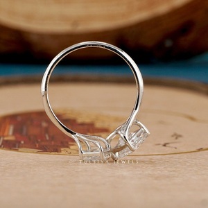 Anillos de diamantes de lujo de colecciones de joyería fina, elaborados con atención al detalle y diseños atemporales para el día a día. - Product Image 3