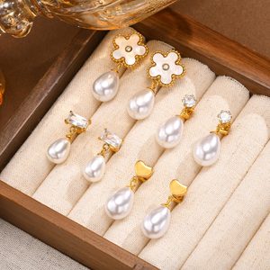 ต่างหูมุกสแตนเลสสตีลเคลือบทอง 18K PVD ดีไซน์หลากหลายสไตล์บาโรก |   ต่างหูมุกทรงหยดน้ำและแบบห้อยสำหรับผู้หญิง - Product Image 2
