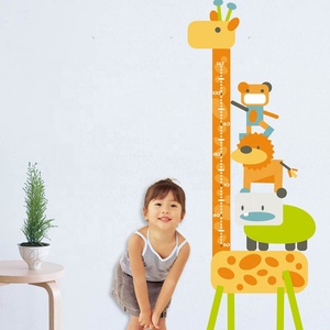 Adesivo da <span class=keywords><strong>parete</strong></span> personalizzato per la misurazione dell'altezza dei bambini dei cartoni animati giraffa carta adesiva - Product Image 3