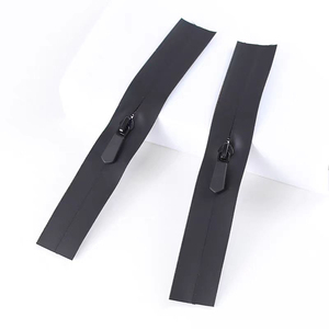 Venta caliente Resistencia a altas temperaturas Impermeable Cola abierta Ropa <span class=keywords><strong>de</strong></span> moda 5 # Cremallera <span class=keywords><strong>de</strong></span> nailon Suministro directo PUPUPVC Material <span class=keywords><strong>de</strong></span> nailon - Product Image 2