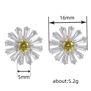 Orecchini pendenti a margherita per donna, in ottone con perle finte, gioielli classici da fidanzamento - Product Image 5