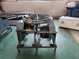 Verricello manuale 1-10T con design del cambio capacità del tamburo di 300m - Product Image 3