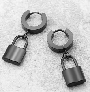 Boucles <span class=keywords><strong>d</strong></span>'oreilles huggie en acier inoxydable, bijou coréen avec pendentif cadenas, en acier inoxydable chirurgical - Product Image 4
