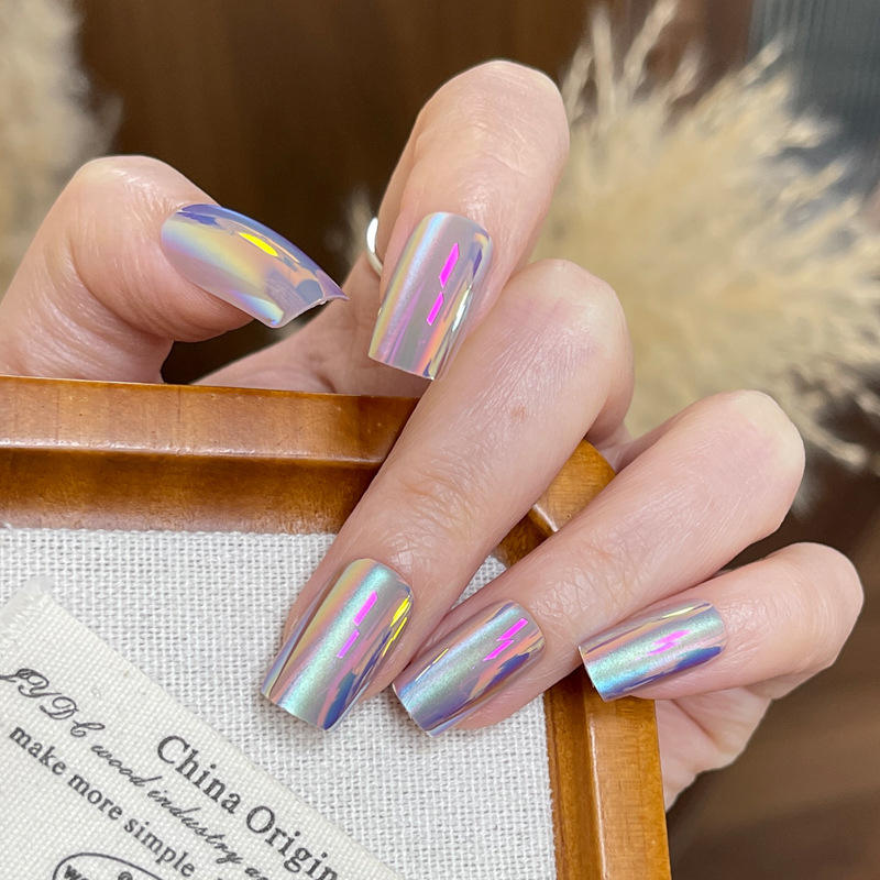 หยกลอย BZ1948และสีแดงไหล