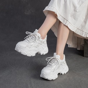 Zapatillas deportivas casuales de color sólido para baloncesto, con suela gruesa, cordones delanteros, zapatos de mujer a la moda. - Product Image 2