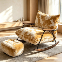 Fauteuil à bascule moderne rembourré avec repose-pieds, chaise de relaxation de type traîneau pour salon et chambre à coucher