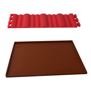 ชุดแม่พิมพ์เค้กแบบม้วน ซิลิโคน แผ่นรองอบเค้ก แม่พิมพ์เค้กวันเกิด อุปกรณ์ทำขนมที่บ้าน ชุด 6 ชิ้น สีแดง - Product Image 1