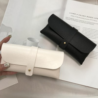 Boîte à lunettes en cuir PU blanc noir de luxe avec logo personnalisé paquet d'étuis à lunettes de soleil avec logo personnalisé