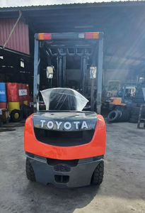 รถยก 25 คัน ขนาด 2.5 ตัน พร้อมเสากระโดง 2 ท่อน สำหรับงานก่อสร้าง อาคาร โรงงาน เกษตรกรรม ใช้เครื่องยนต์ดีเซล ขับเคลื่อน 4 ล้อ ยางตัน  มือสอง พร้อมปั๊มแรงดันสูง - Product Image 6