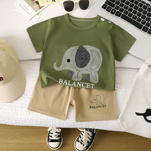 Set Estivo per Bambini e Bambine: T-Shirt a Maniche Corte e Pantaloncini in Puro Cotone con Motivi Animali/Cartoni Animati/Righe - Product Image 4