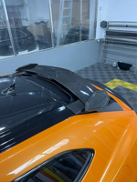 Kit carrosserie en fibre de carbone sèche style SE U pour Lamborghini Urus : lèvre avant, capot, diffuseur arrière, spoiler de toit, aileron arrière