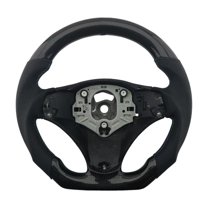 ปกติมีรู+คาร์บอนไฟเบอร์+หนัง+ตะเข็บ M