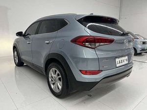 Personalización Interior, <span class=keywords><strong>Precio</strong></span> Bajo en China 2015, para <span class=keywords><strong>Tucson</strong></span> Turbo, Cuero, R18, Automático, Volante a la Izquierda, 5 Asientos, SUV, <span class=keywords><strong>Gasolina</strong></span>, Auto Usado, Pekín - Product Image 5