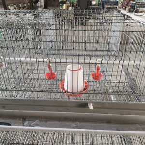 Yeni 4 Katlı Galvaniz Çelik Tavuk Kuluçka Kafesi, Kanatlı Çiftlikleri için Uzun Ömürlü - Product Image 1