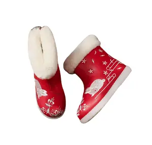 Nuevas botas de algodón acolchadas de invierno, zapatos de conejo Bonitos bordados para niñas, botas de nieve para niños