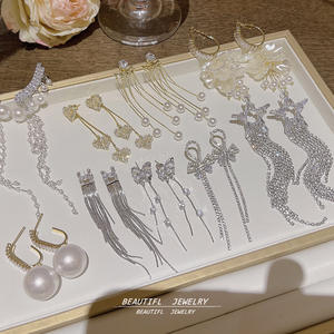 Pendientes <span class=keywords><strong>de</strong></span> borla con circonita para mujer, <span class=keywords><strong>de</strong></span> lujo ligero, diseño <span class=keywords><strong>de</strong></span> alta gama, nuevo estilo, atmosféricos y exagerados, fabricados en Yiwu, modelo LS3 - Product Image 4