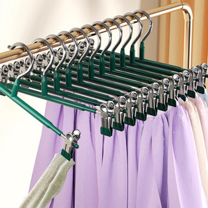 Percha para Pantalones y Faldas de Acero Inoxidable con Pinzas, Recubrimiento Reforzado, Tipo Gancho, para Uso en Armarios, Color Verde Oscuro - Product Image 1