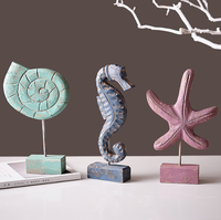 Ensemble de décoration nautique en bois blanchi, ornements sculptés à la main en forme d'étoile de mer et de hippocampe pour la maison de style côtier