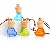 Flacon diffuseur de parfum pour voiture en verre en forme de cœur de 6 ml, rechargeable, avec bouchon en bois, multicolore, pour huiles essentielles, désodorisant d'ambiance