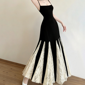 Vestido de Tirantes Finos de Diseño Francés Pure Desire con Encaje y Contraste en la Cintura, Nuevo, Elegante y Estilizador - Product Image 3