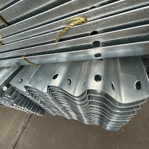 Produttore di fabbrica Q235 Q355 acciaio zincato a caldo traffico schiacciamento barriera di sicurezza stradale Guardrail prezzi per la strada di campagna - Product Image 3
