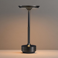 Lampe de table tactile LED UFO moderne avec corps en aluminium de charge USB Lumière ambiante portable pour alimentation CC de salle de restaurant