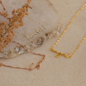 Collana con targhetta personalizzata con nome minimalista collana con catena di torsione <span class=keywords><strong>regalo</strong></span> <span class=keywords><strong>personalizzato</strong></span> <span class=keywords><strong>per</strong></span> la migliore amica della fidanzata - Product Image 4