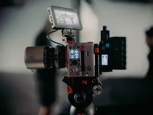 เลนส์ Great Joy Blazar 33 มม. T1.8 มุมกว้างแบบ Anamorphic 1.5x 3:2 ฟูลเฟรม EF Arri Pl โครงสร้างโลหะ - Product Image 2