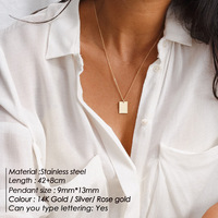Collier pendentif carré personnalisé en acier inoxydable plaqué or 18 carats, tendance unisexe, avec message et lettre gravée, idéal pour un cadeau