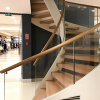 Vente en gros Style moderne Matériau rond à haute teneur en polymère Main courante d'escalier en verre sans cadre courbé à chaud Main courante en PVC pour escalier