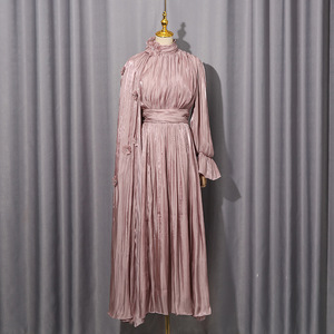 Robe longue pour femme, style été 2026, nouvelle collection, col montant, fleurs en relief, taille cintrée, en tissu fluide bleu, luxe léger - Product Image 2