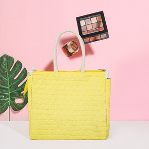 Bolso de nailon multiusos, bolsa de maquillaje portátil de gran capacidad para viajes y uso diario - Product Image 2