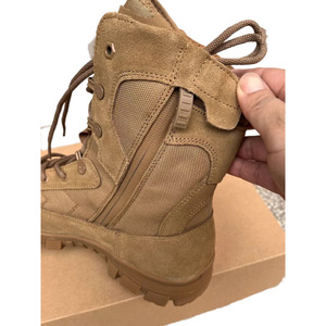 รองเท้าบูทคอมแบทผู้ชาย หนังสีน้ำตาล กันน้ำ ทนต่อการเจาะทะลุ เหมาะสำหรับการฝึกในทะเลทราย พื้นรองเท้าด้านนอกทำจากยาง พื้นเตี้ย - Product Image 5