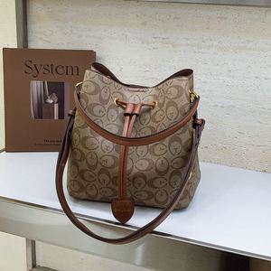 Bolso Tipo Cubo Multifuncional de Gran Capacidad, Modelo 2025 Hecho de material PU. Se Puede Llevar en la Mano o Colocar en el Cuerpo.1070 - Product Image 6