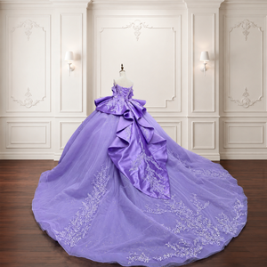 ชุดราตรีงาน Quinceanera สีม่วงหรูหรา รุ่น Lsmc141 ยาวกรอมพื้น ประดับด้วยลูกไม้ คอเสื้อแบบ Boat Neck ทรงคอร์เซ็ท ผ้าทูลล์วิบวับ กระโปรงทรงบอลกาวน์ ชายกระโปรงยาวแบบ Chapel Train เหมาะสำหรับงานปาร์ตี้ - Product Image 2