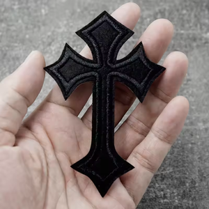 도매 블랙 크로스 아이언 온 패치 의류 자수 아플리케 재봉 패치 사용자 정의 하이 퀄리티 자수 패치 - Product Image 1