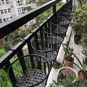 Macetas de valla de Metal colgantes de arte del <span class=keywords><strong>hierro</strong></span> con soporte sobre el riel para decoración de jardín al aire libre maceta cestas colgantes - Product Image 3