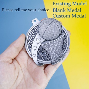 Medallas Deportivas Personalizadas de Oro para Correr, Nadar, Fútbol, Baloncesto, con Caja de Cristal, Lazo para Colgar y Soporte Metálico - Product Image 1