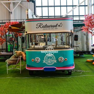 Camión de Comida Eléctrico Personalizado para Hamburguesas, Papas Fritas y Té de Burbujas en Calle Comercial y Plaza - Product Image 6