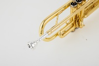 OEM High Quality Brass Material Gold Lacquer Surface 3 Piston Professional BB Key Trumpet for Beginner Durable Wind Instrument