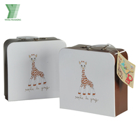 Emballage cadeau de luxe personnalisé en matériaux recyclés haut de gamme, avec poignée portable, pour petits jouets de dentition, style valise vintage