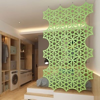 Panneau de feutre découpé au laser Diviseur suspendu en feutre acoustique mural 3D Séparation suspendue en polyester portable indépendante