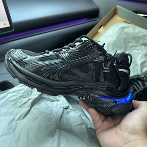 Zapatos de Diseñador de Lujo de Alta Calidad 2026, Zapatos Deportivos con Suela Gruesa Personalizados, Zapatos Deportivos LED para Hombre y Mujer - Product Image 3