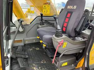 プレミアム中古E6300Fショベル、高強度シャーシ、頑丈な作業機械 - Product Image 5