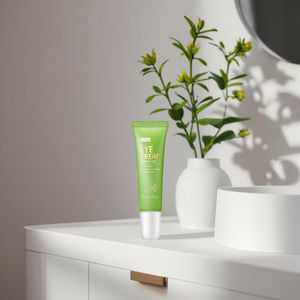 Crema Contorno de Ojos Antiarrugas de Té Verde Más Vendida, Reduce Líneas Finas, Anti-Ojeras, Elimina la Hinchazón, Antienvejecimiento, Cuidado Reafirmante - Product Image 1