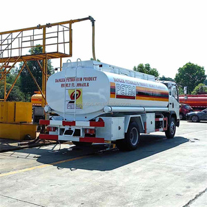 HOWO Camión cisterna <span class=keywords><strong>de</strong></span> combustible Isuzu <span class=keywords><strong>de</strong></span> 5 metros cúbicos con sistema dispensador <span class=keywords><strong>de</strong></span> combustible Dongfeng Tianlong <span class=keywords><strong>4x4</strong></span> 8000L para mercados del sur <span class=keywords><strong>de</strong></span> Asia - Product Image 5