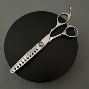 กรรไกรซอยผมมืออาชีพ สแตนเลส 440C ขนาด 6 นิ้ว สำหรับคนถนัดขวา พร้อมฟัน 11 ซี่ สำหรับใช้ในร้านเสริมสวย - Product Image 2