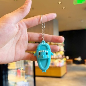 Llavero de animal de dibujos animados lindo, <span class=keywords><strong>mini</strong></span> colgante 3D con forma de sandalia deslizante de pato y ballena, llavero kawaii para bolso y mochila - Product Image 6