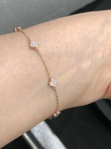 Pulsera de corazón de oro macizo de 10K, 14K, 18K, pulsera de corazón pequeño, pulsera de diamantes de laboratorio pavimentada de doble cara, regalo de hermana de la suerte - Product Image 3