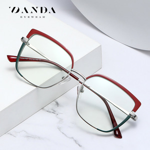 แว่นตา Danda Eyewear JS8625 กรอบโลหะสองสีสำหรับผู้หญิง เลนส์ใส ขนาดกรอบขนาดกลาง - Product Image 1